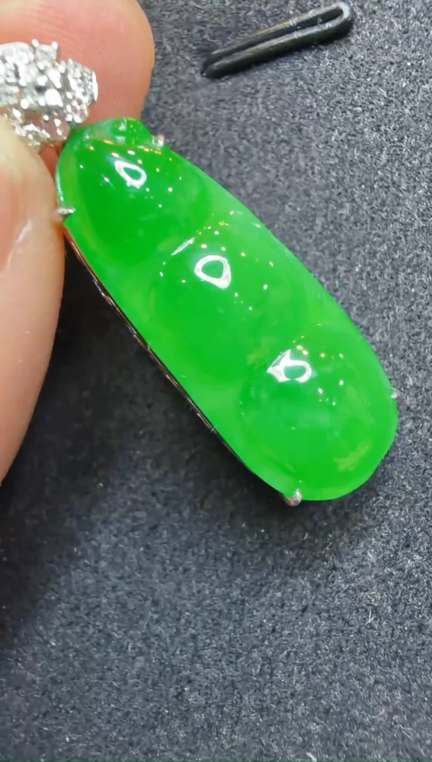 吊坠(不含链)18K金镶嵌翡翠多样性团购发一件