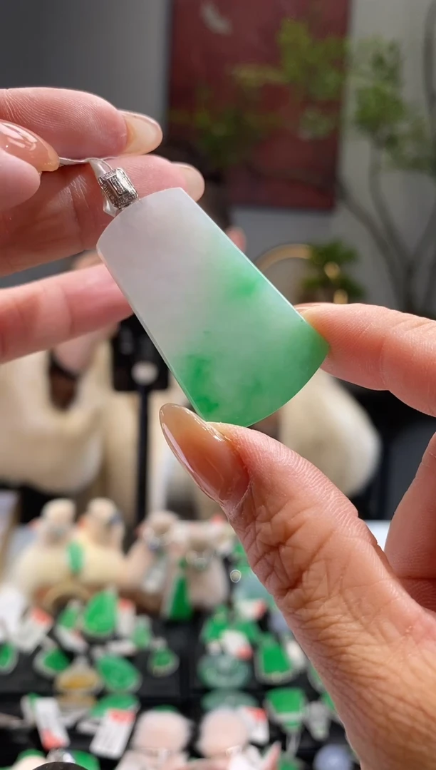 吊坠(不含链)18K金镶嵌翡翠无事牌