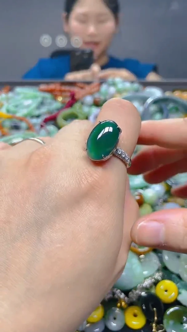 颈饰未镶嵌翡翠/H/翡翠A货，一件也是批发价