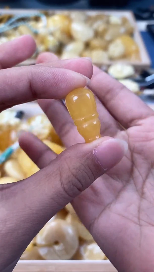 未镶嵌琥珀裸石天然琥珀蜜蜡