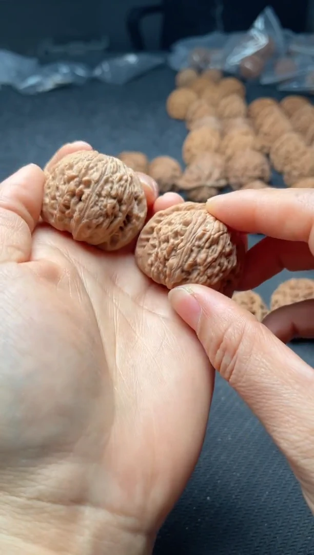 把件文玩核桃w215  泥鳅背 39尺