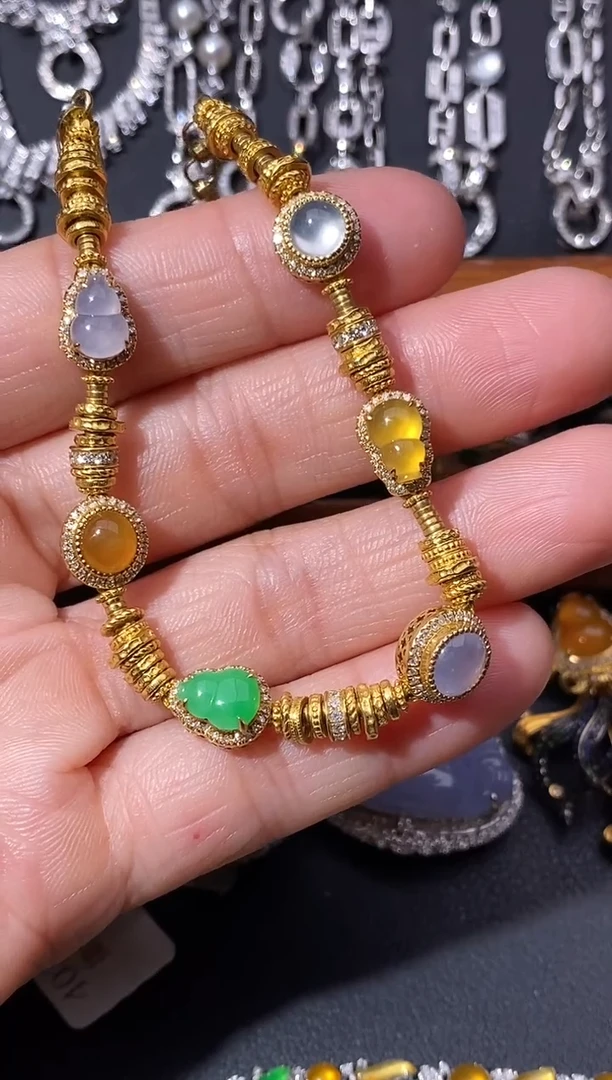 18K金镶嵌手链翡翠手链