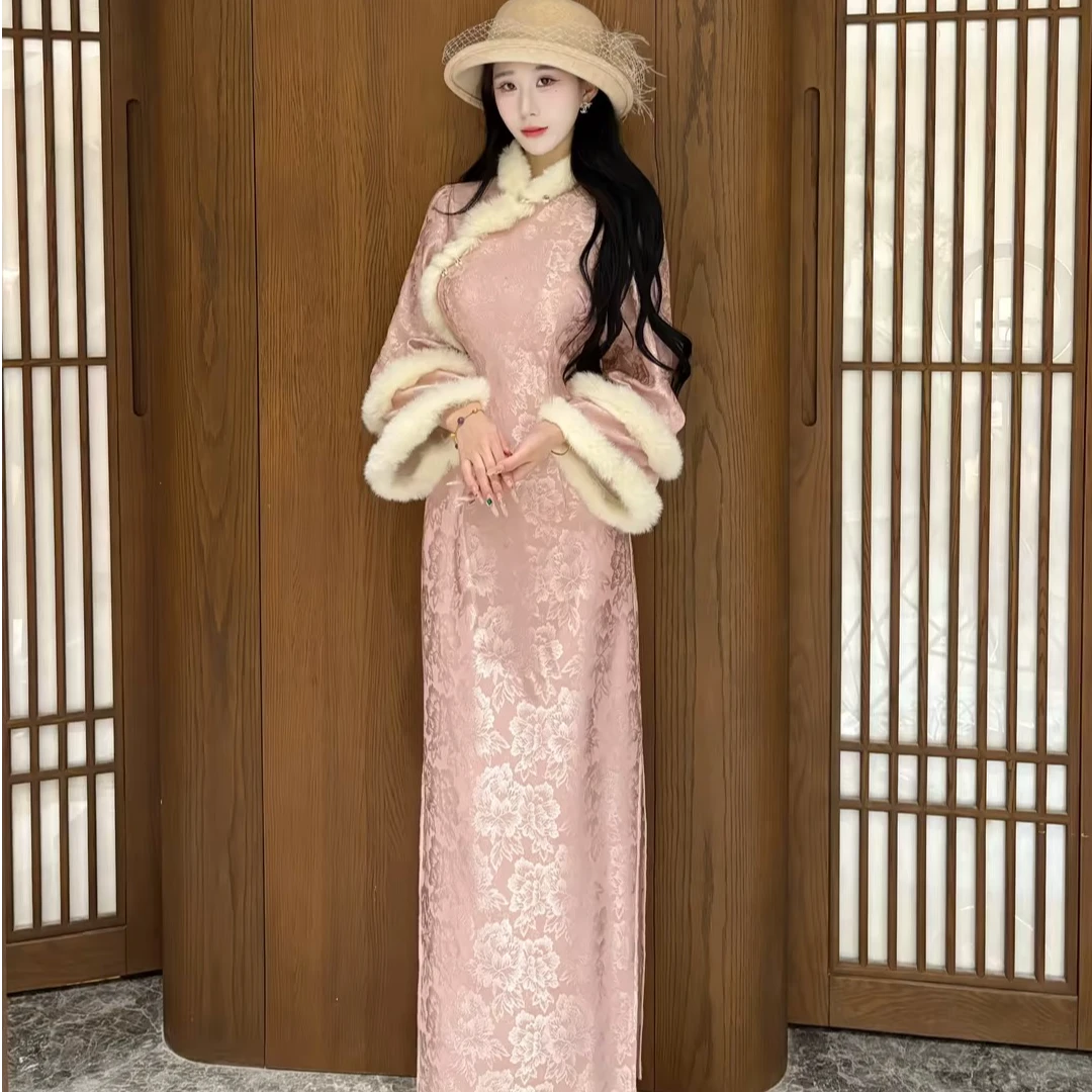 LHMknk1画报夫人原创自制温柔显瘦秋冬改良兔毛旗袍 雪地脂粉