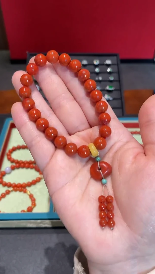 颈饰未镶嵌南红玛瑙手串