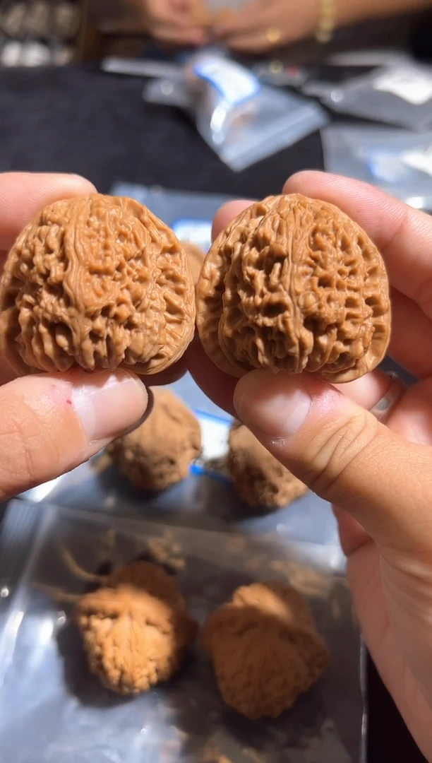 把件核桃319号全品南疆石