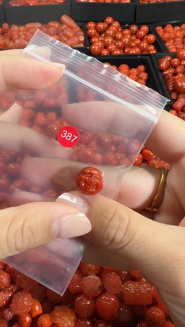 颈饰未镶嵌南红玛瑙1