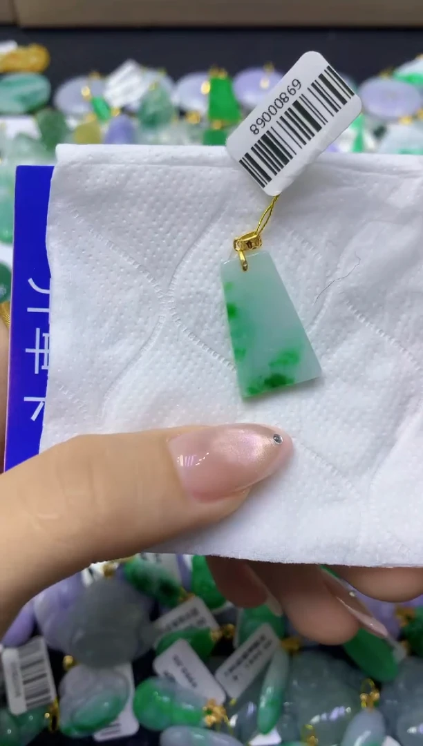 颈饰未镶嵌翡翠天然缅甸翡翠A货