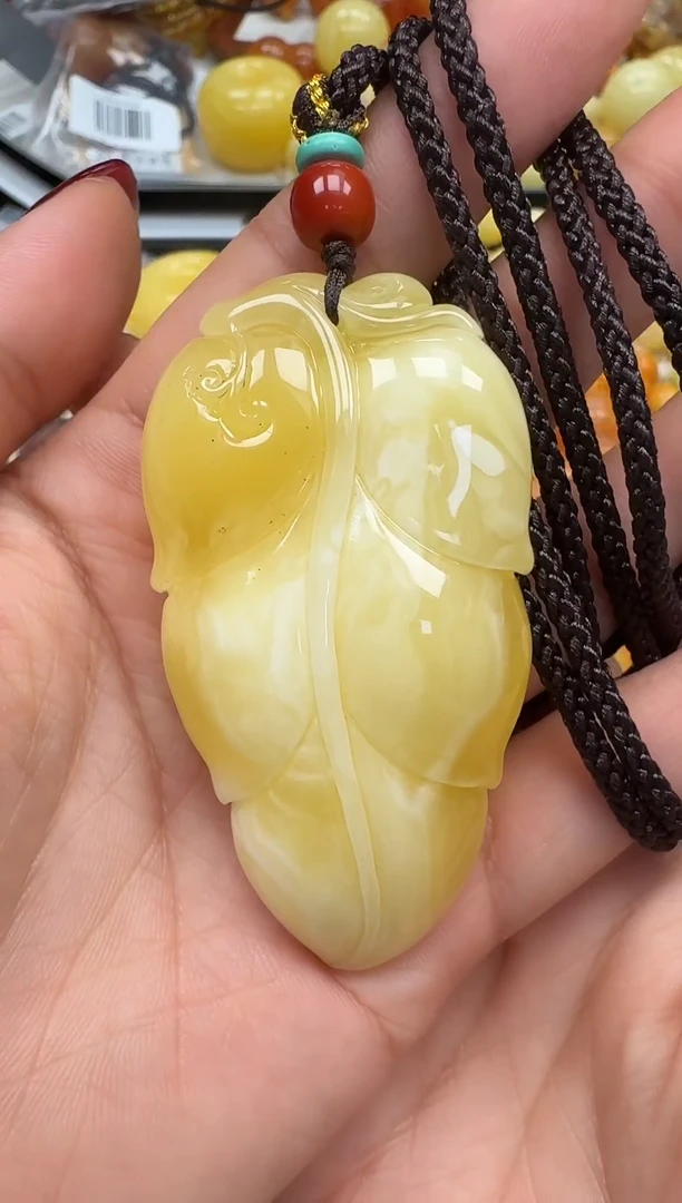 裸石琥珀未镶嵌如图