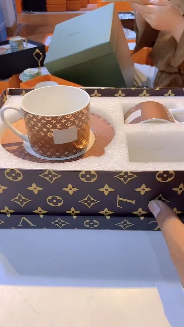 鸿辉家品牌瓷器，京东包邮！