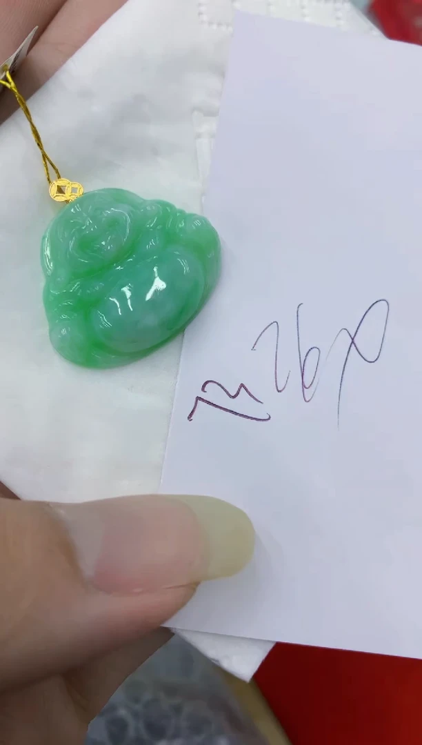 翡翠18K金镶嵌颈饰11111111111
