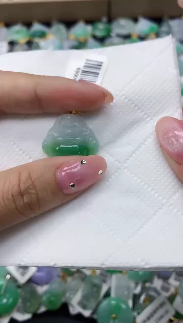 翡翠18K金镶嵌颈饰1111111111