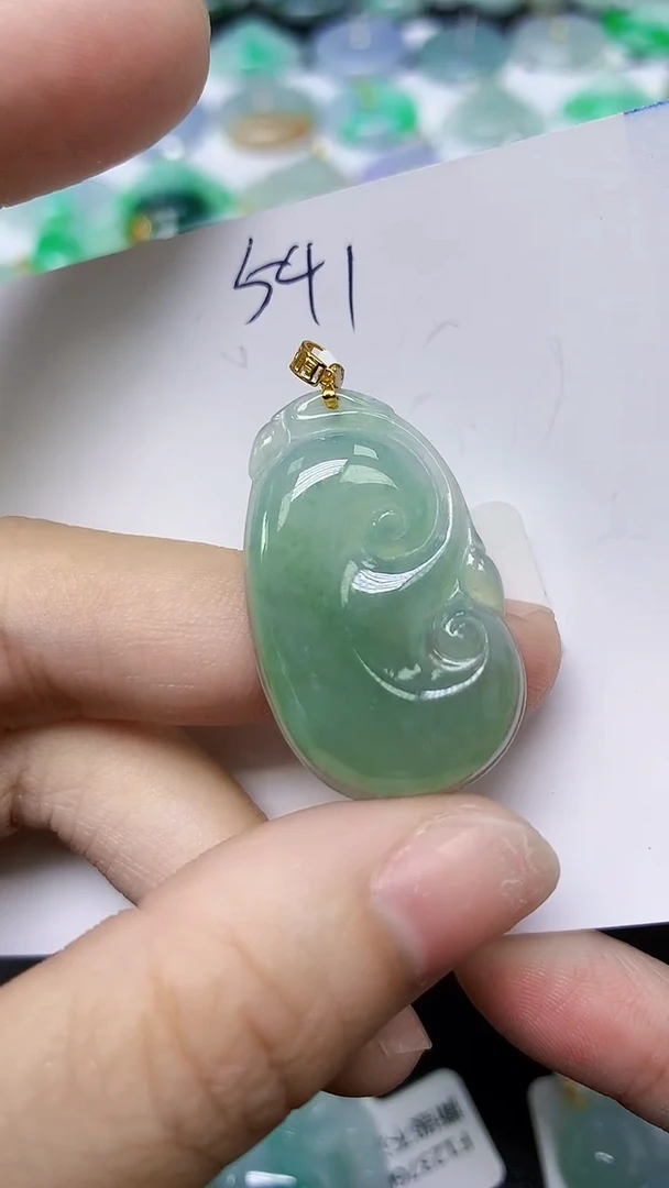 翡翠18K金镶嵌颈饰 天然缅甸翡翠A货