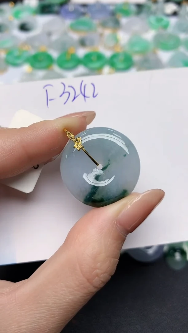 颈饰18K金镶嵌翡翠天然缅甸A货翡翠百元以上9元证书费自理