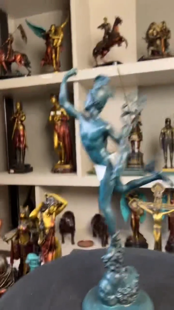 精铜材质 精美雕塑