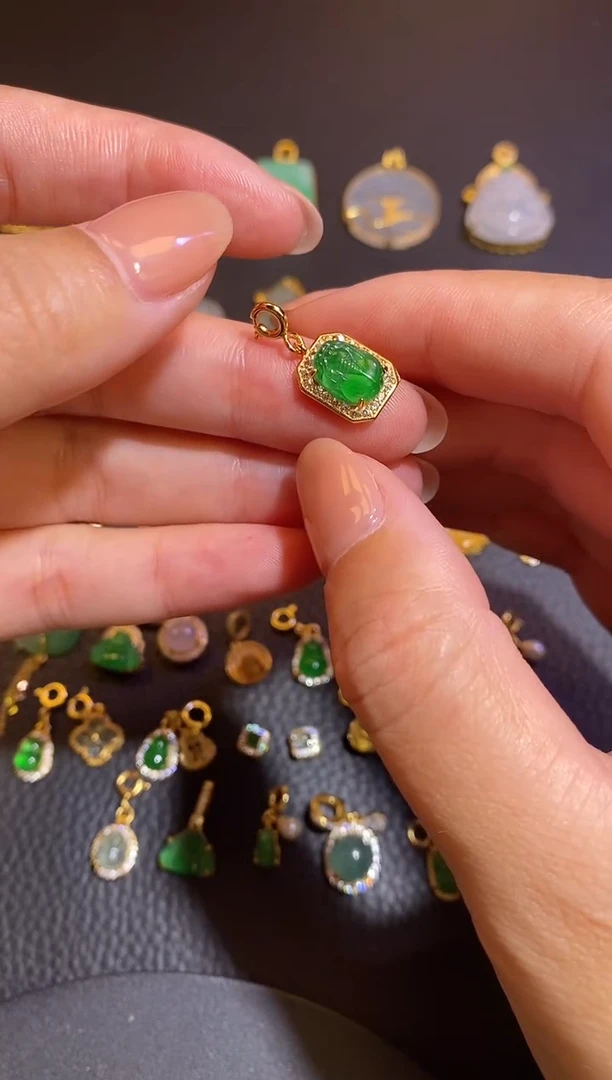 颈饰银S925镶嵌翡翠111111