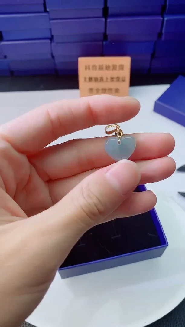 翡翠未镶嵌颈饰1111111111