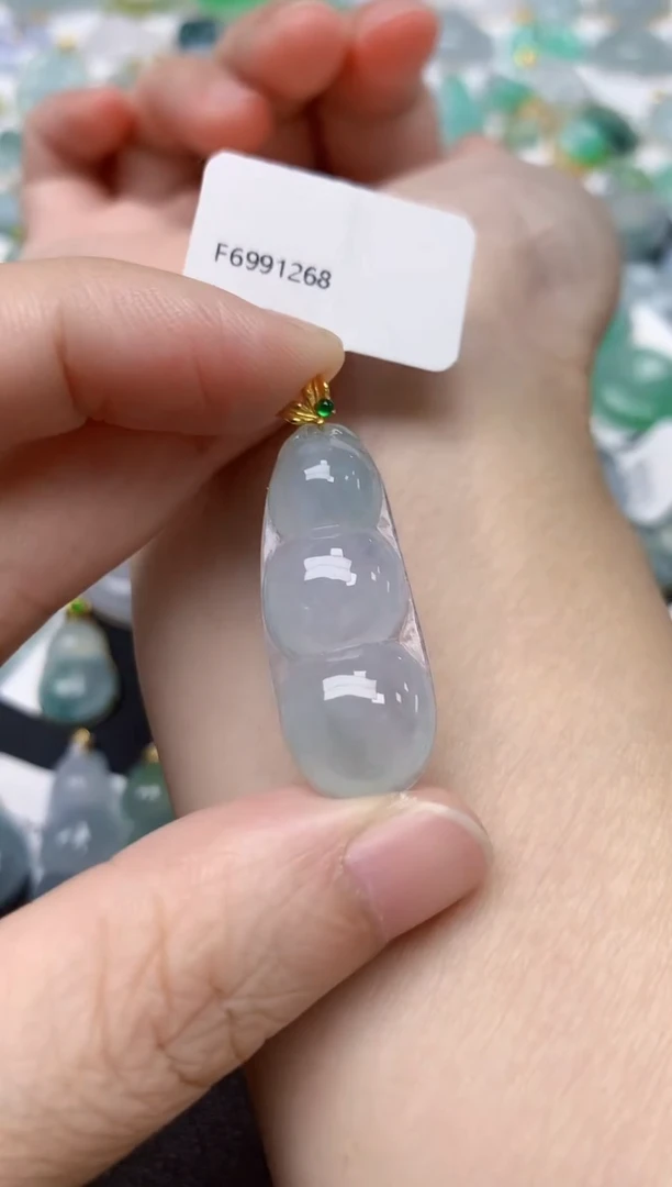 颈饰18K金镶嵌翡翠天然缅甸A货翡翠