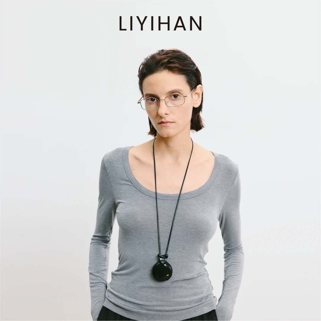 LIYIHAN2025秋款真丝羊毛纯色U领针织衫女设计感小众打底衫上衣