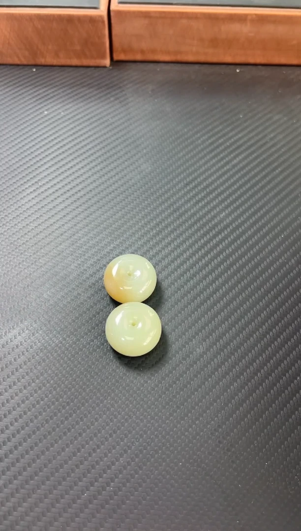 和田玉未镶嵌吊坠(赠链)且末微色差迪克兰多样性发货拍一发一