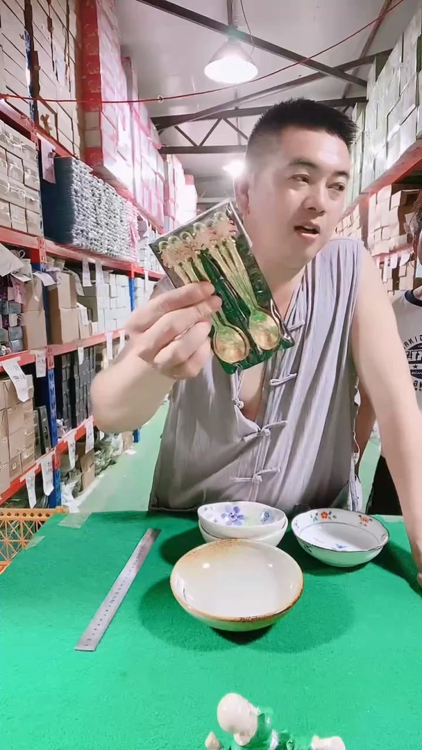 瓷片碗碟好物一件不留@@1