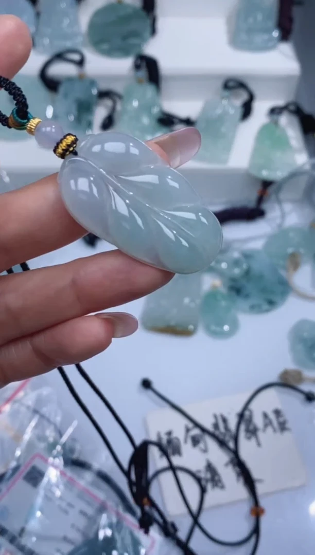 颈饰未镶嵌翡翠吊坠