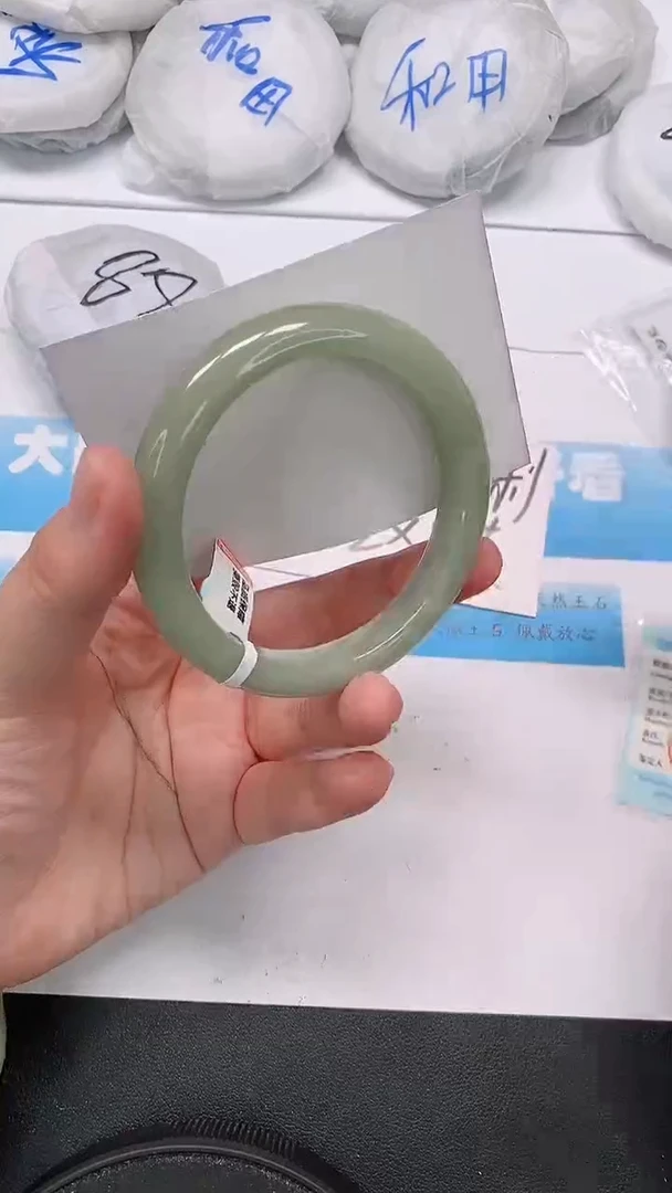 未镶嵌手镯石英质玉321/60-61