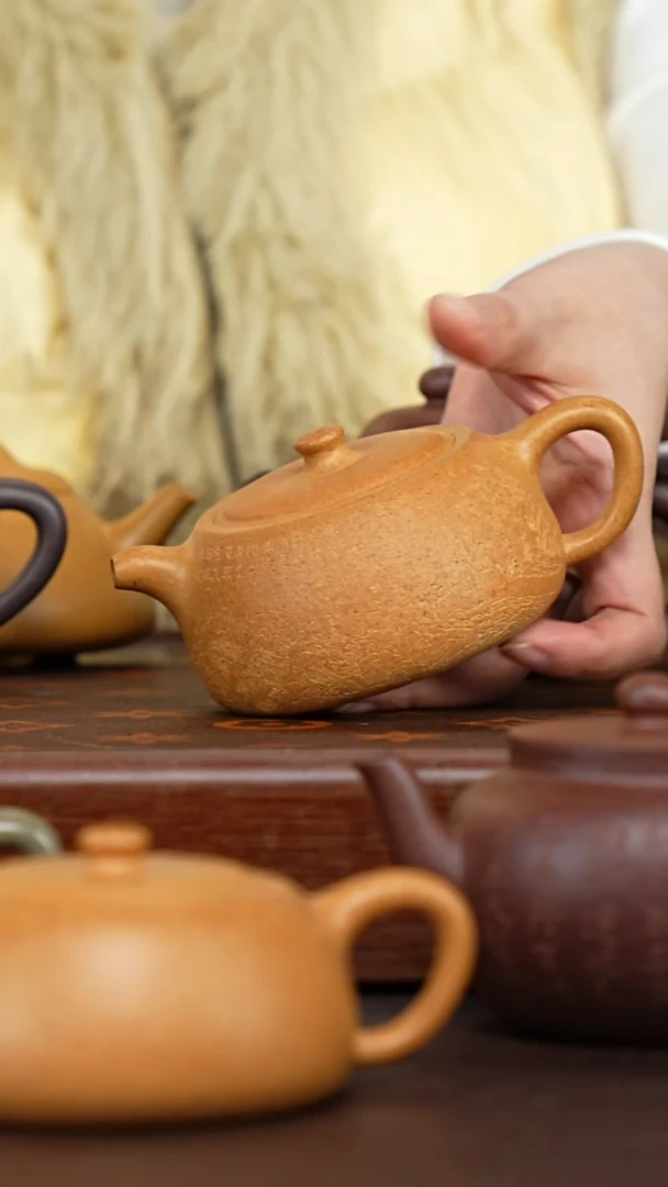 茶壶紫砂小宕口黄金段刻绘础瓢