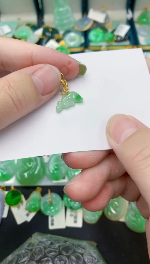 翡翠未镶嵌颈饰111111