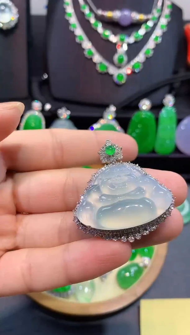 吊坠(不含链)18K金镶嵌翡翠佛公