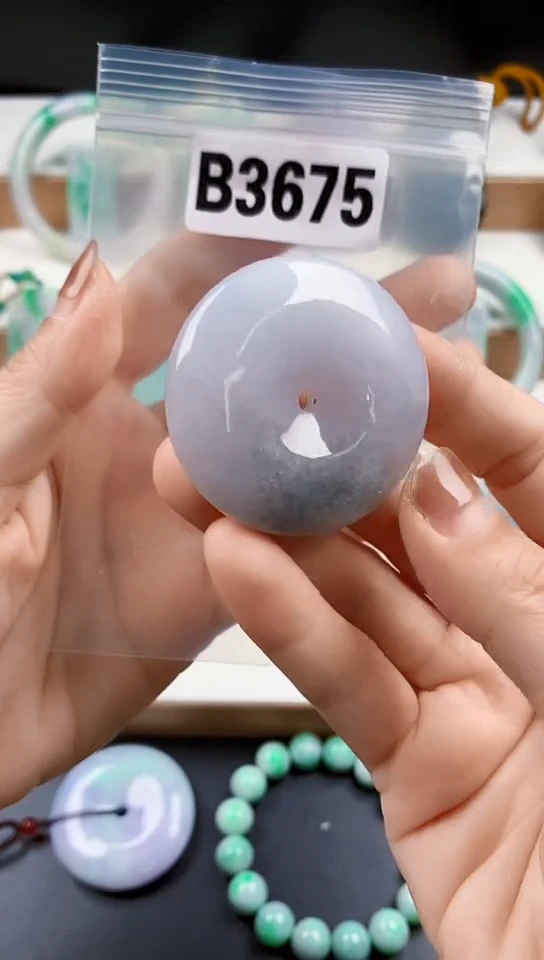 颈饰未镶嵌翡翠天然翡翠吊坠挂件