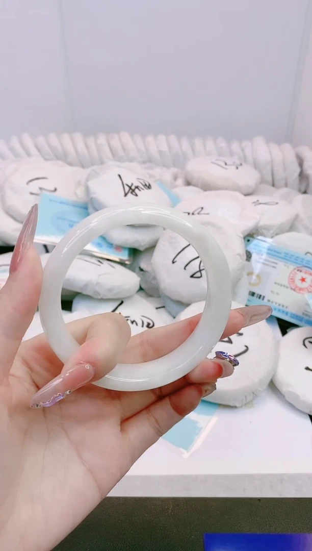 和田玉手镯未镶嵌10X79-64