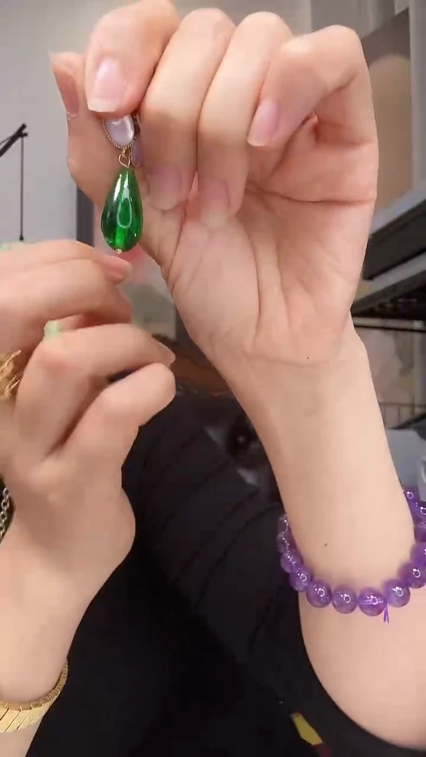 非金属仿水晶非金属仿水晶耳饰