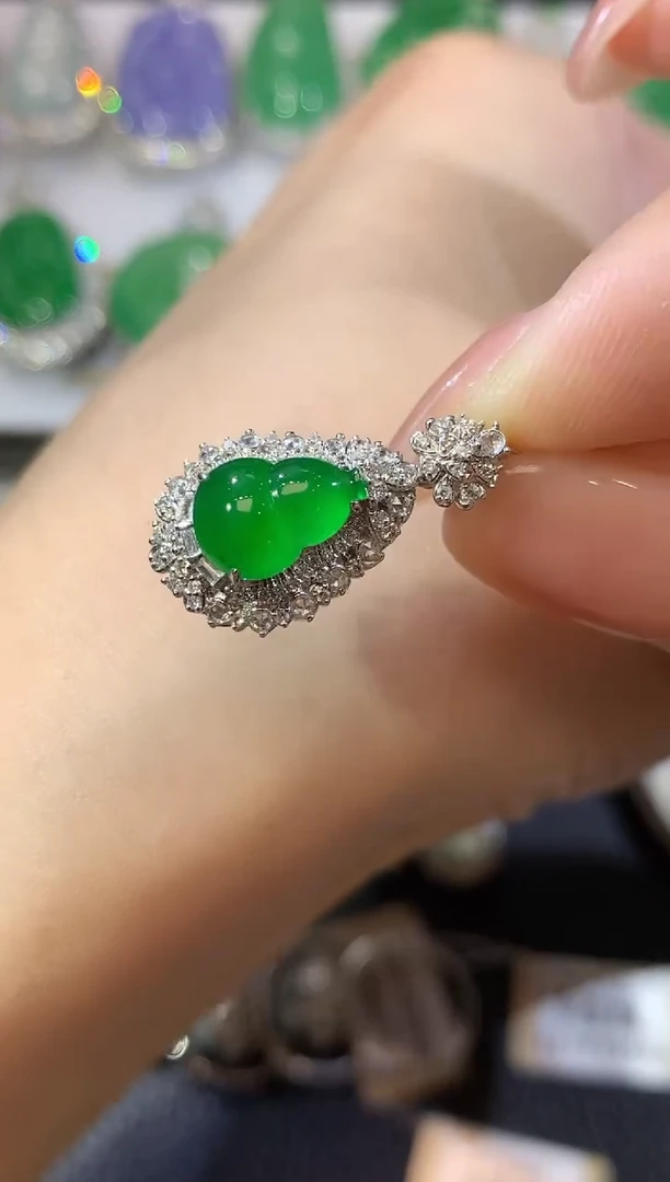 翡翠18K金镶嵌吊坠(不含链)C30