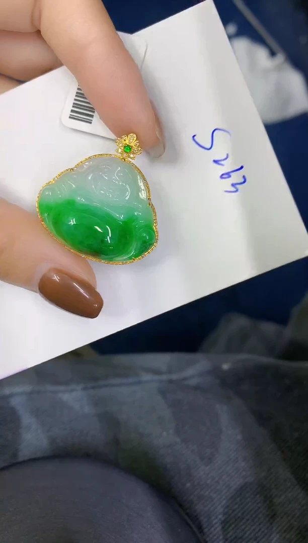 颈饰18K金镶嵌翡翠缅甸天然翡翠A货
