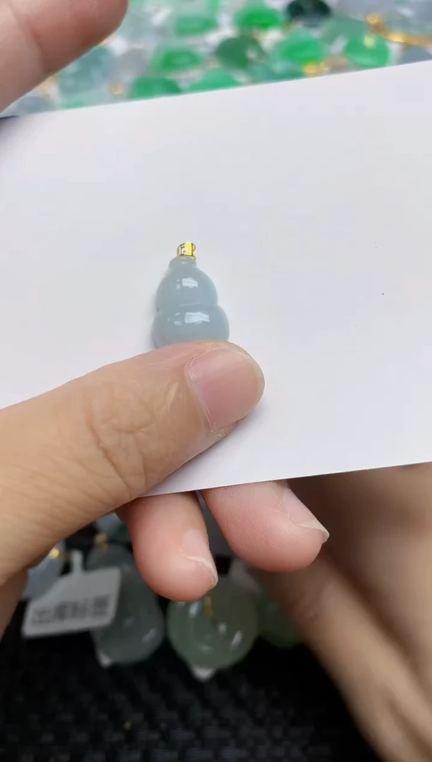 翡翠未镶嵌颈饰天然翡翠A货