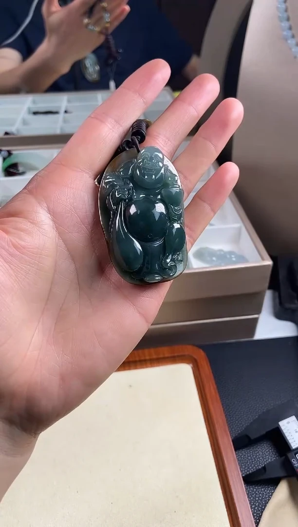 翡翠未镶嵌颈饰吊坠