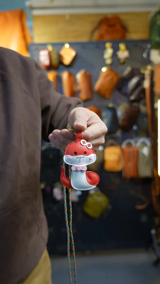 红色微笑蛇挂件 双十一特价清仓福利品