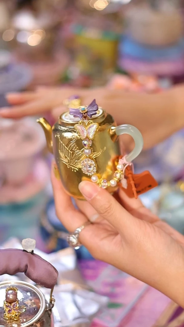 山怂阿卿直播间@@qb蜂鸟