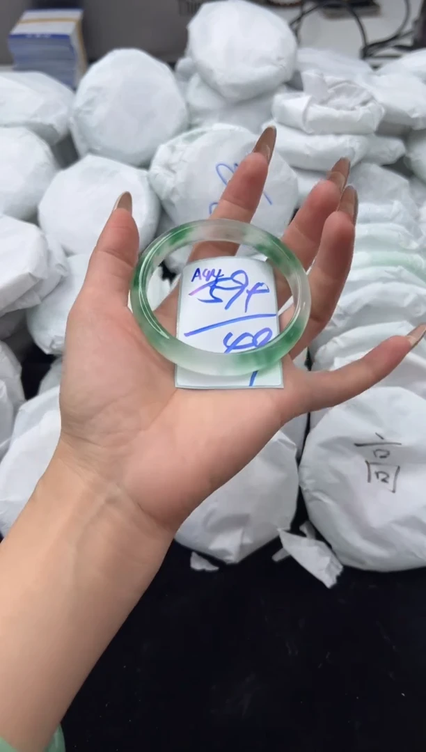 未镶嵌手镯石英质玉59圈口编号：A44