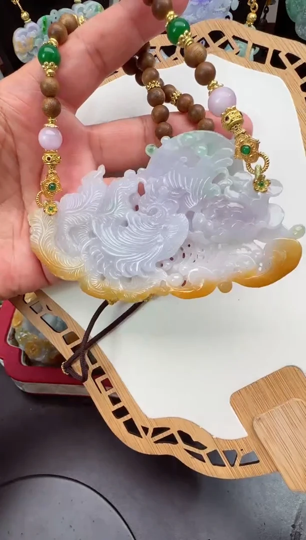 颈饰未镶嵌翡翠吊坠