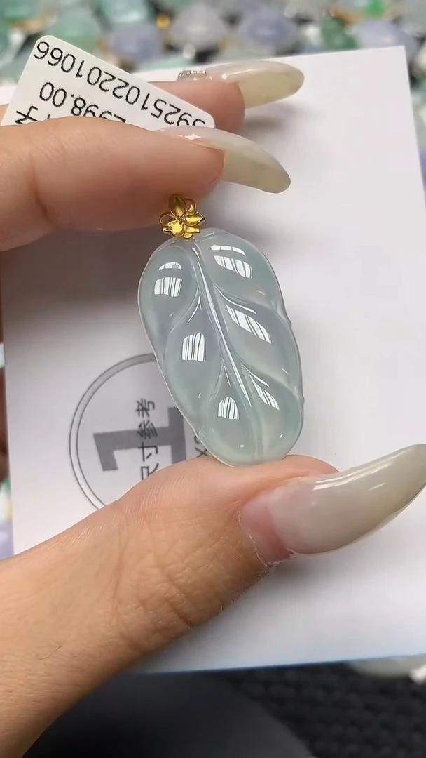 颈饰18K金镶嵌翡翠11111111111