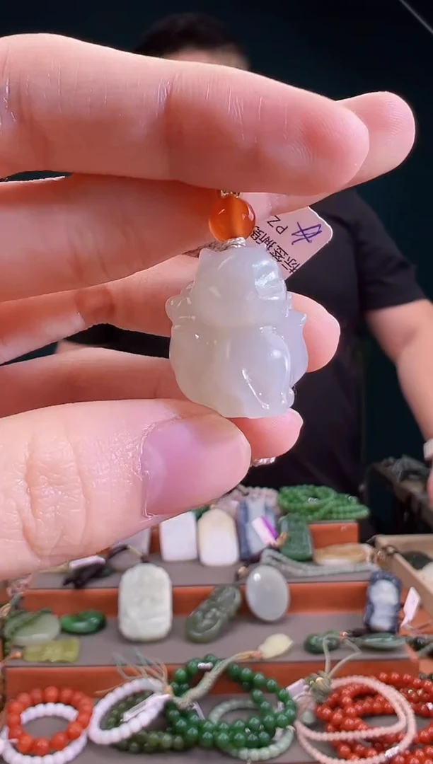 颈饰未镶嵌和田玉一物一证 拍一单发一个