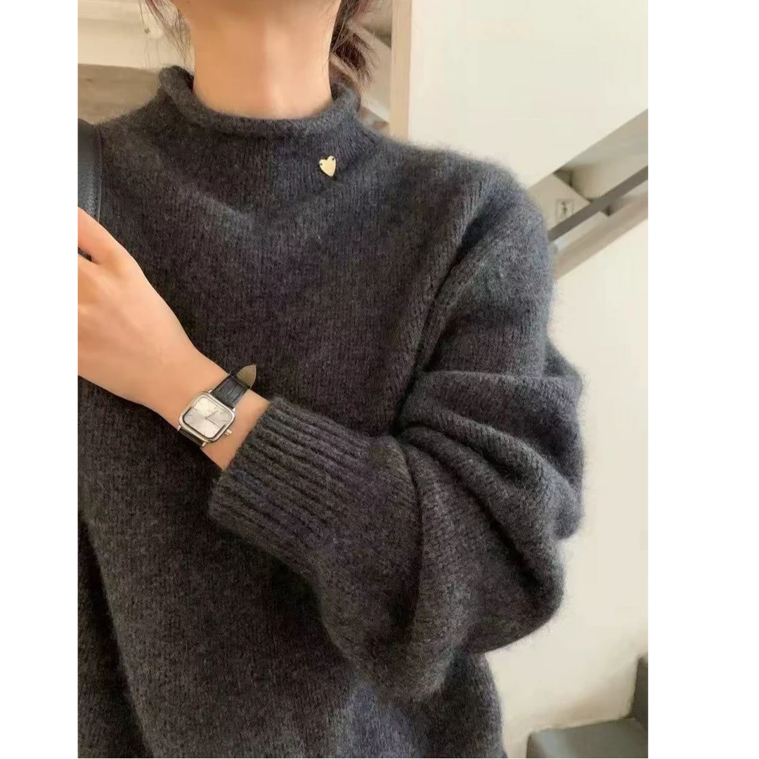 【专属】爱心金扣半高领洋气毛衣套头女宽松百搭卷边休闲风外套上衣