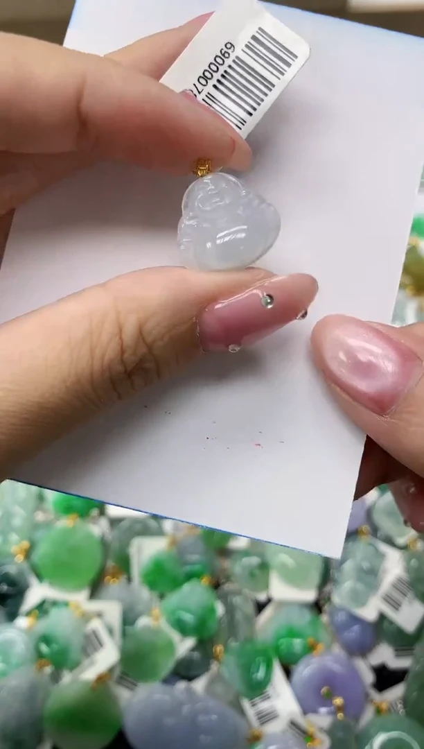 翡翠18K金镶嵌颈饰1111111111