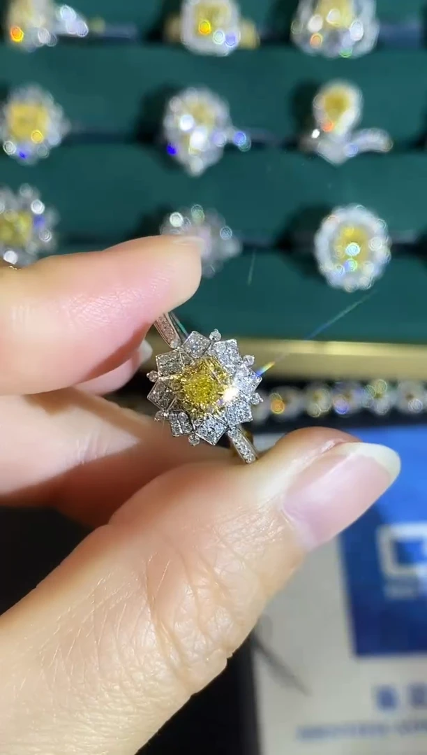 18K金镶嵌戒指钻石232