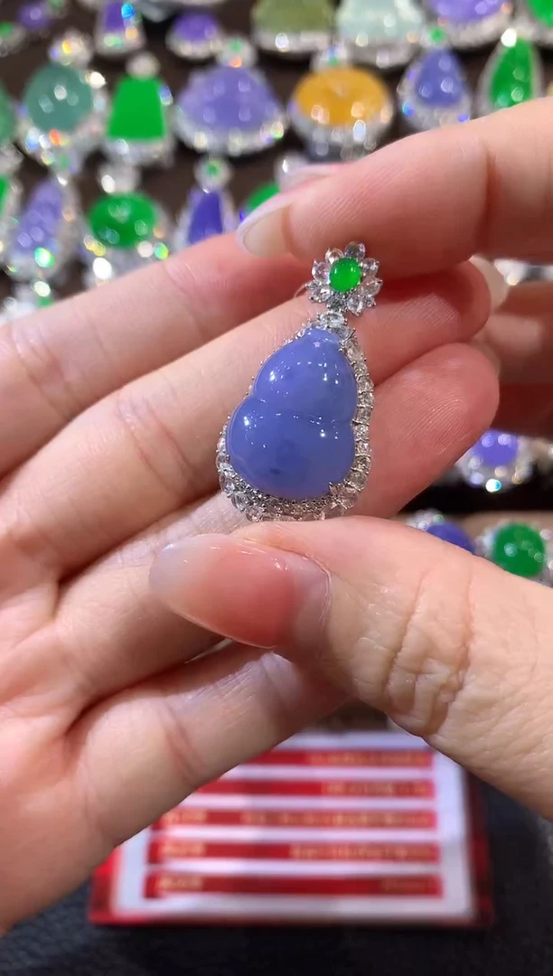 吊坠(不含链)18K金镶嵌翡翠C89紫货有一定色差