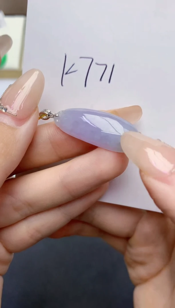 翡翠未镶嵌颈饰天然缅甸A货翡翠