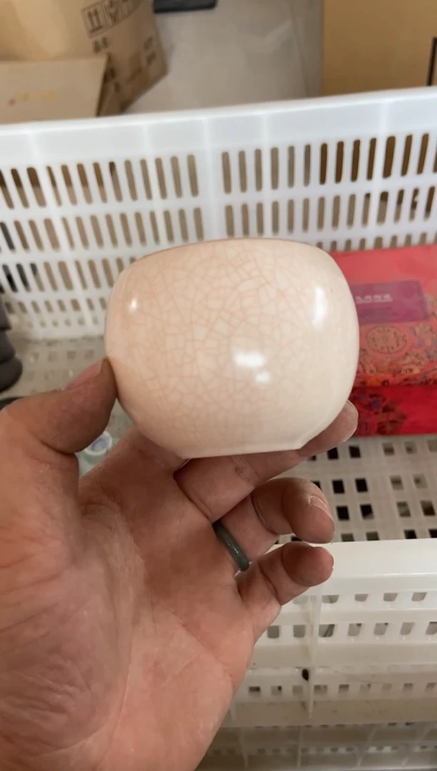 摄影的产品有使用过的痕迹有点脏介意勿拍