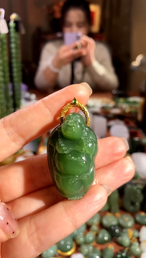 吊坠(赠链)18K金镶嵌和田玉.