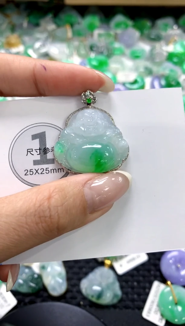 翡翠18K金镶嵌颈饰11111111111111111